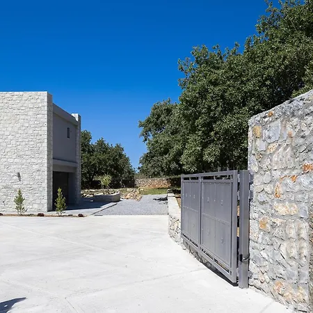 Pipina, A Tranquil Retreat * Rethymno (Crete)