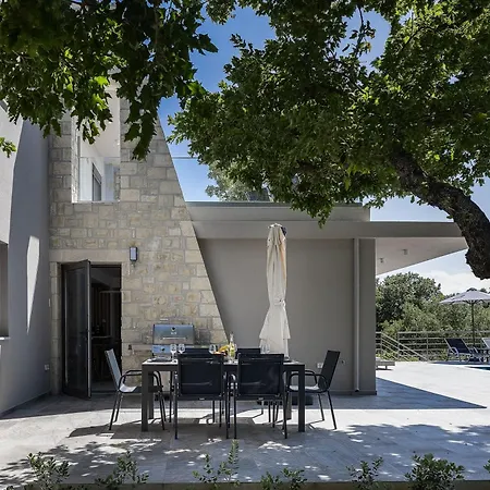 Pipina, A Tranquil Retreat 别墅 罗希姆诺